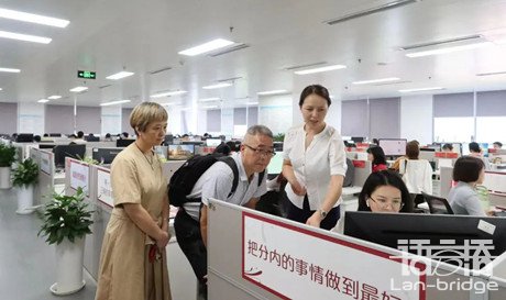 四川外國語大學祝朝偉副校長一行蒞臨語言橋集團參觀座談